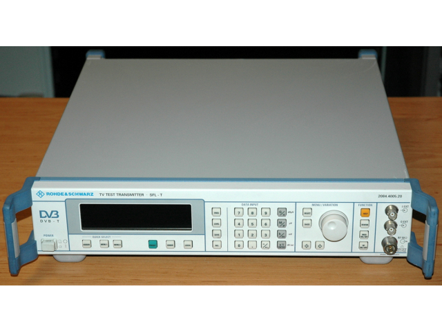 Rohde&Schwartz SFL-T generátor a DVB-T TV testovací vysílač