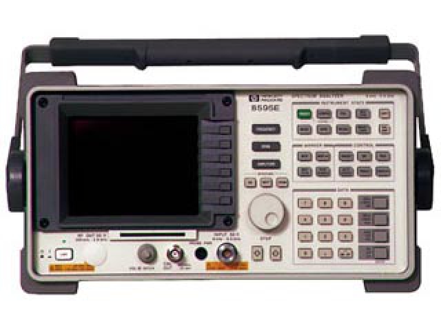 Hewlett Packard 8595E/010 spektrální analyzátor 9kHz - 6,5GHz s tracking generátorem obrázek
