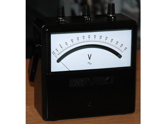 Yokogawa model 2013 18, analog voltmeter