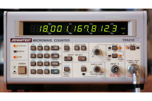 Advantest TR5212 frekvenční čítač 10 mHz - 18 GHz obrázek 1