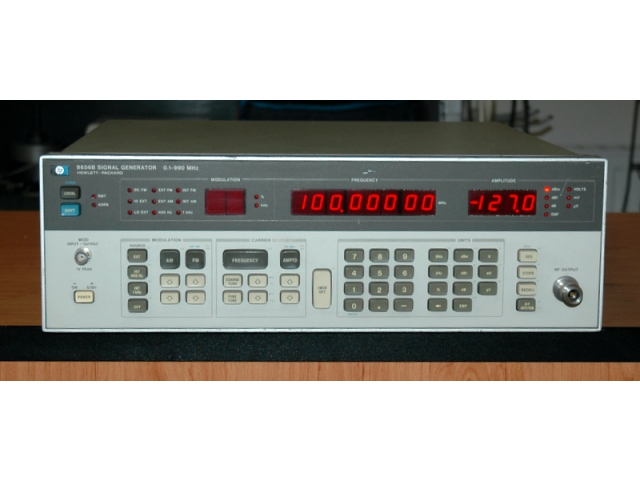 Hewlett Packard 8656B signal generator 100kHz - 990MHz