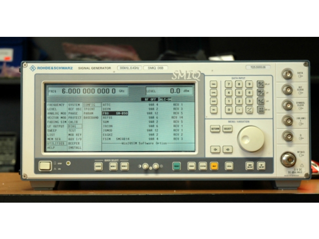 Rohde & Schwarz SMIQ06B,  vector signal generator, 300 kHz to 6.4GHz