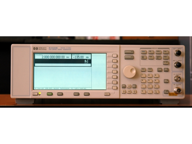 Hewlett Packard E4420B ESG-A signal generator