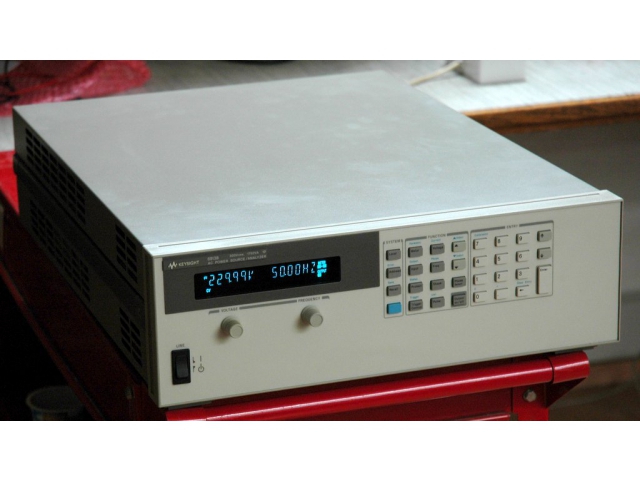  Keysight 6813B AC / DC power supply with analyzer